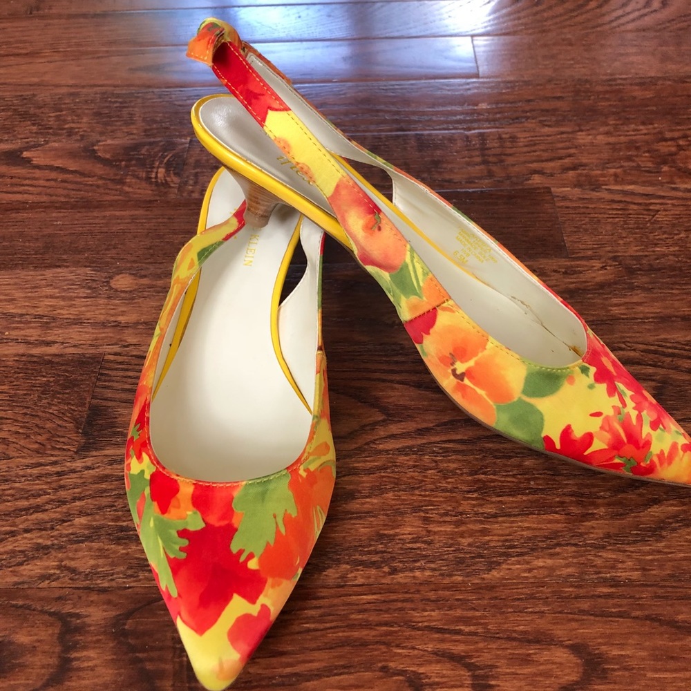 Anne Klein kitten heel 6.5